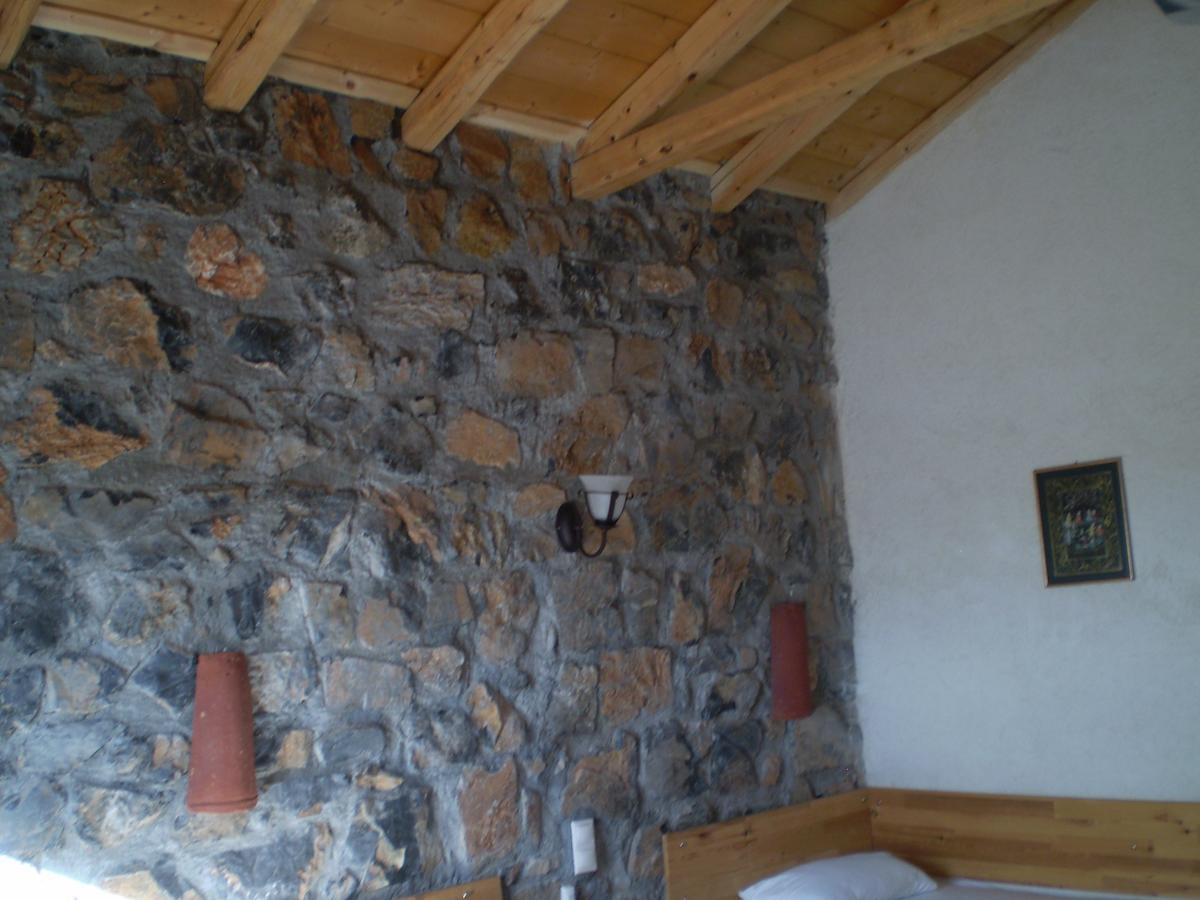 Arachovitika Kalivia Hotel Karyes Cameră foto